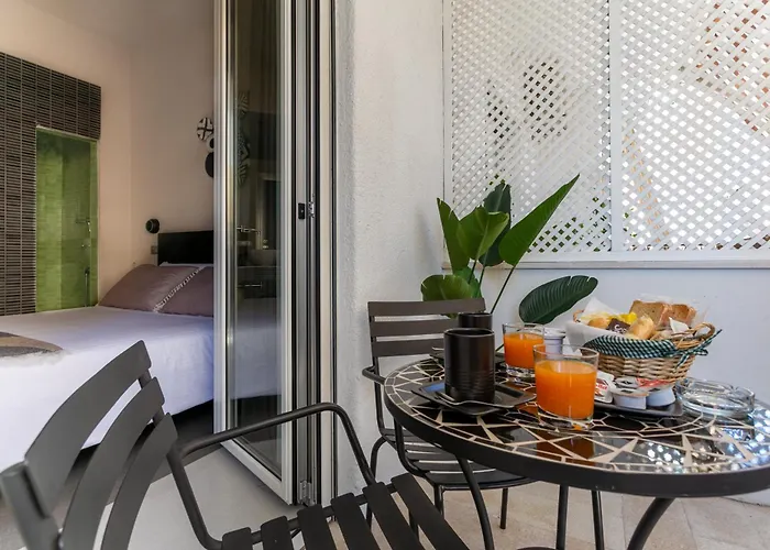 Moai Bed & Breakfast