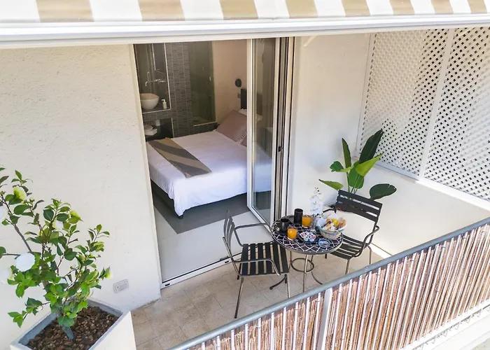 Moai Bed & Breakfast Rome