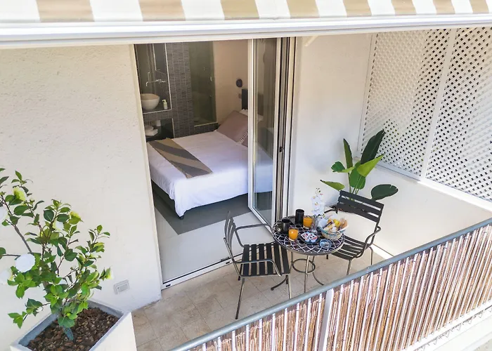 Bed & Breakfast Moai 4*