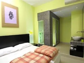 Moai 4*